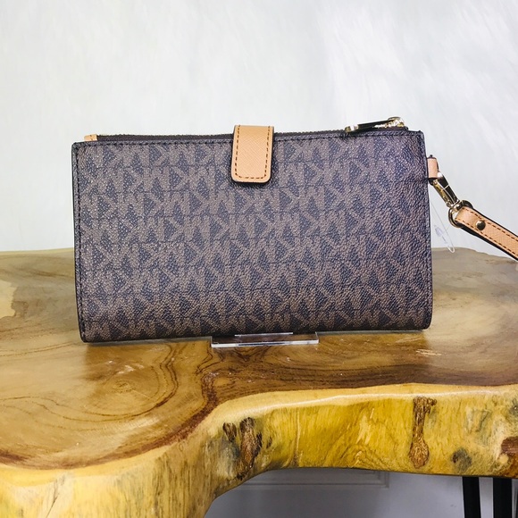 Michael Kors Jet Set Travel Double Zip Wristlet - Picture 4 of 8